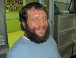 Александр Емельяненко подозревается в избиении пенсионера фото - Александр Емельяненко подозревается в избиении пенсионера
