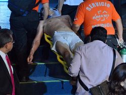 Оскар Гонсалес при смерти после поражения нокаутом фото - Оскар Гонсалес при смерти после поражения нокаутом