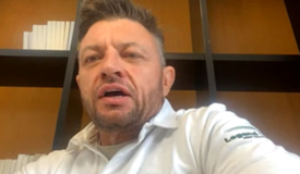 Тренер Дю Плесси: «Всё это фигня! Будем драться с Чимаевым» Тренер Дю Плесси: «Всё это фигня! Будем драться с Чимаевым»