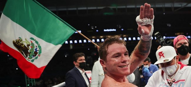 Сауль Канело Альварес vs Авни Йылдырым Йилдирим (фото — Ed Mulholland/Matchrom Boxing) Сауль Канело Альварес vs Авни Йылдырым Йилдирим (фото — Ed Mulholland/Matchrom Boxing)